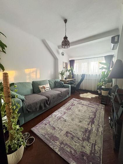 Apartament renovat cu 2 camere in vila cu curte in zona Domenii