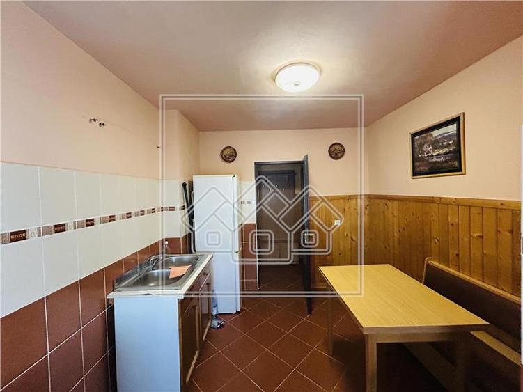 Ap decomandat, 3 camere, 2 balcoane - Zona Turnisor