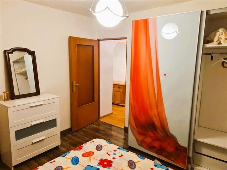 Apartament 2 camere decomandat, etaj intermediar, centrala proprie. Zona racadau