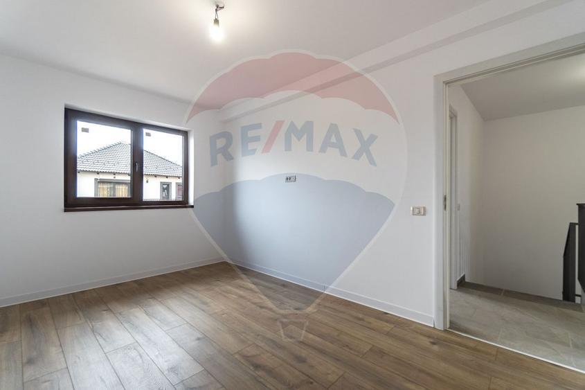 DUPLEX 8 camere de vanzare| Constructie noua| Izvor, BV | Comision 0%