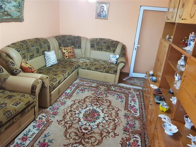 3 camere, decomandat, SEMIMOBILAT, 80 mp, GARII