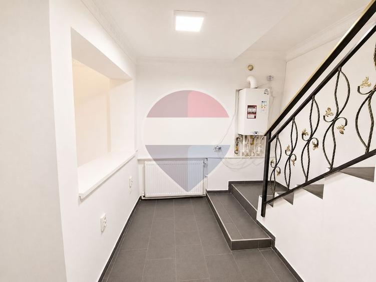 Clădire individuală pentru birouri, 200 mp, 5 parcări, Gheorgheni