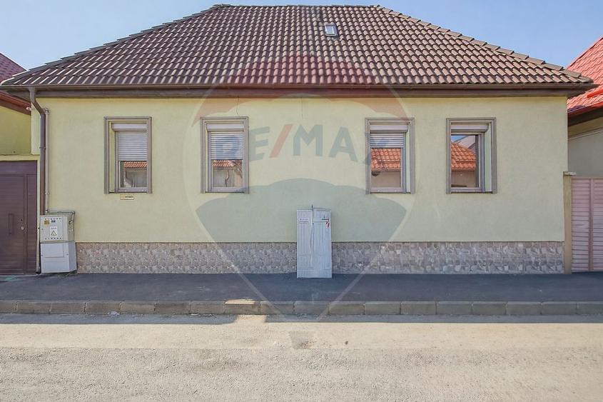 CASA 4 CAMERE SINGURA IN CURTE RENOVATA| BECI |STR. MIRASLAU GRIVITEI