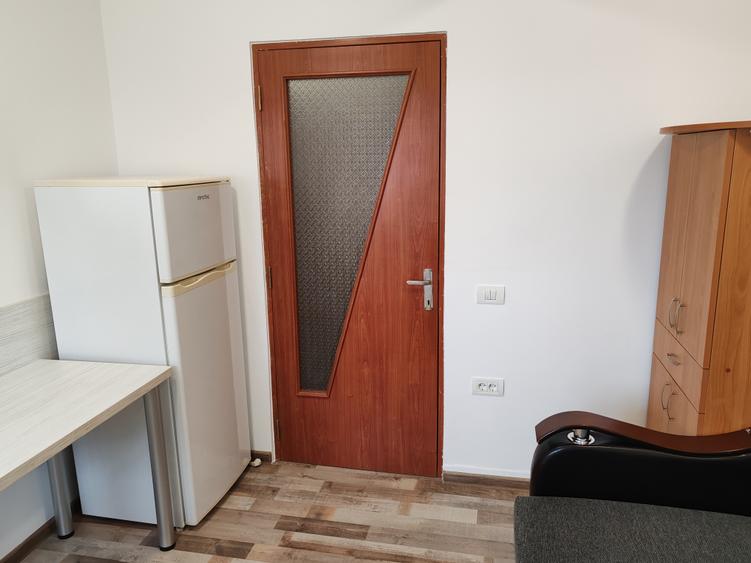 Garsoniera confort sporit, renovata zona Piata Tractorul