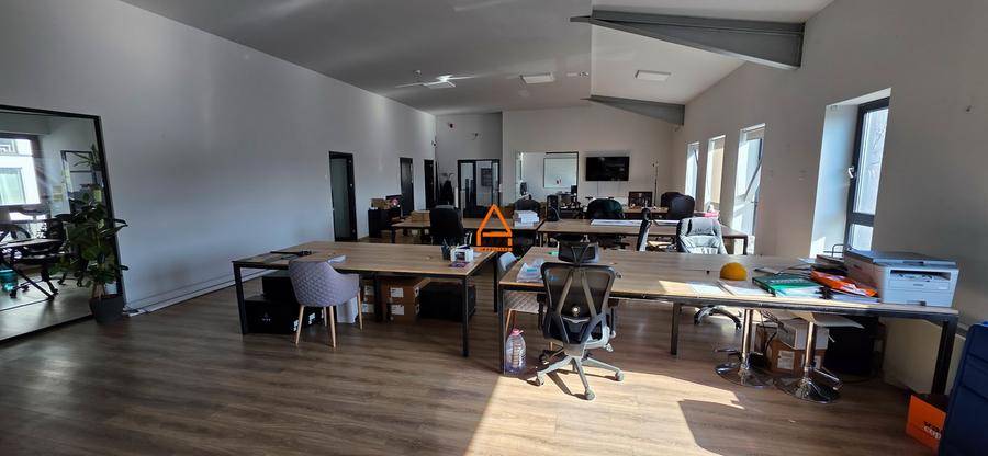 Spatiu comercial - 200 mp -  Birouri / Callcenter