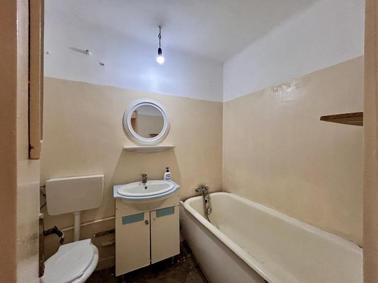 Apartament 2 camere, semidecomandat, Central, Ploiesti