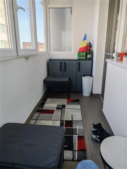 Decomandat cu 2 băi linga BRD