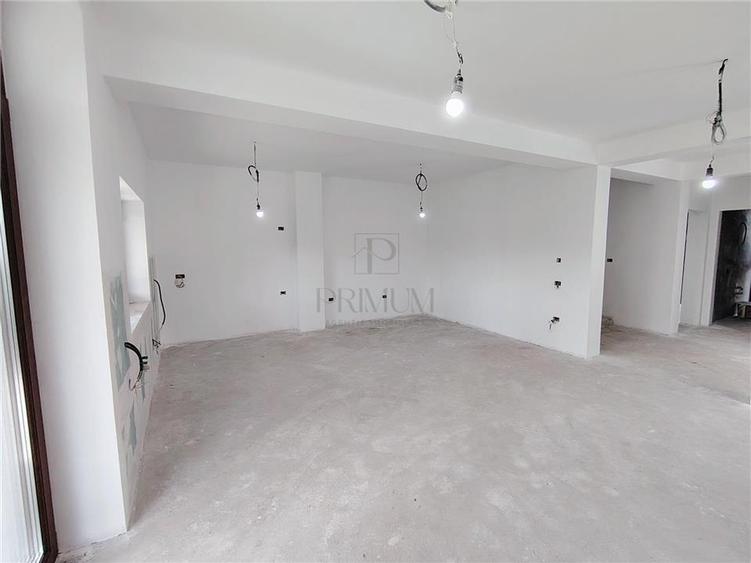DUPLEX CU TOATE UTILITATILE - 5 CAMERE - CURTE AMENAJATA