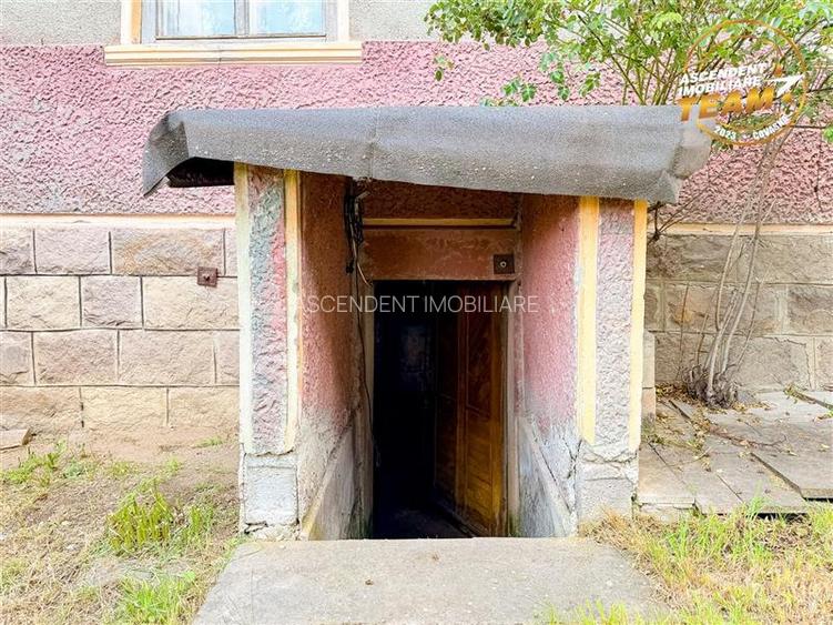 Casa din caramida cu 1.087 mp teren, pozitie centrala, utilitati la poarta, Micf - 60