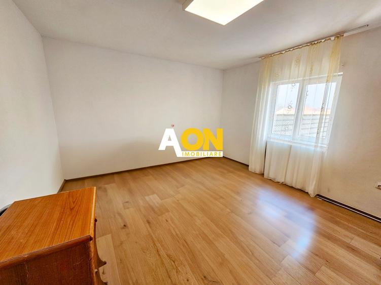 Casa 10 camere, 878 mp teren, toate utilitatile, Barabant