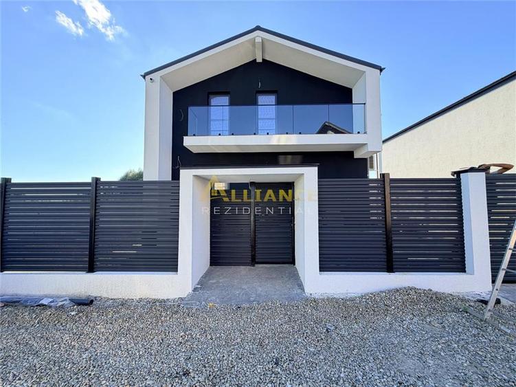 Casa moderna P+M, design elegant și confort premium