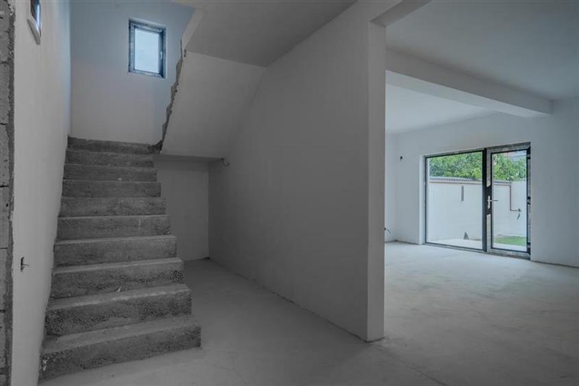 VILA VOLUNTARI,4 CAMERE,3 BAI,154 MP,TEREN 193 MP