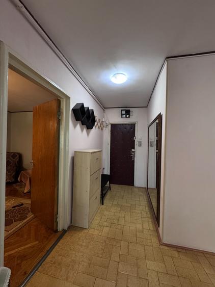 Apartament cu 3 camere de inchiriat, zona Grivitei