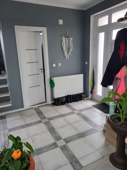 Casa tip duplex P+E, 136 mp utili, 343 mp teren - Floresti