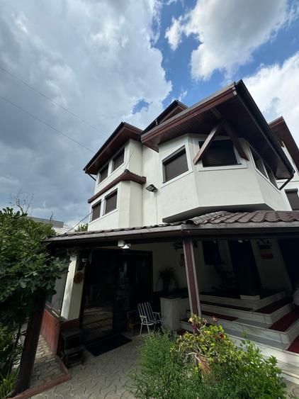 Vanzare vila lacul Baneasa