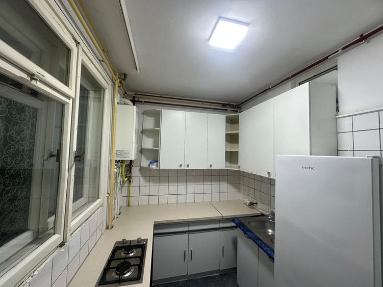 Floreasca, 2 camere decomandate, parter inalt, balcon, centrala proprie