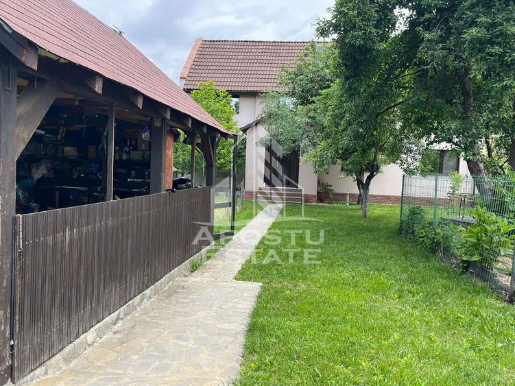 Casa individuala , 4 camere,2 bai, garaj, acces auto, 575 teren