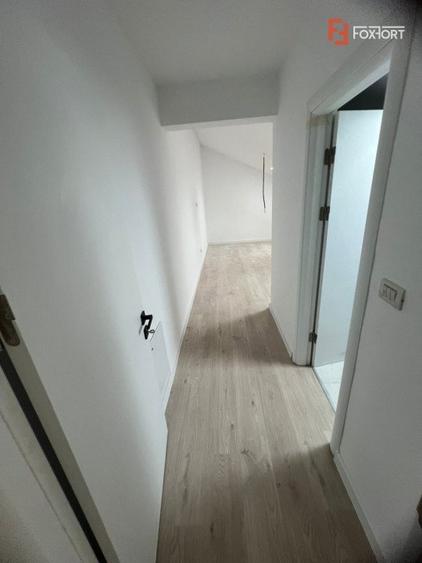 OCAZIE - Penthouse 3 camere pe 2 nivele, in Giroc
