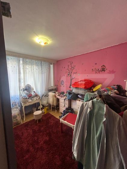 Apartament cu 3 camere, zona Astra, parcare si boxa