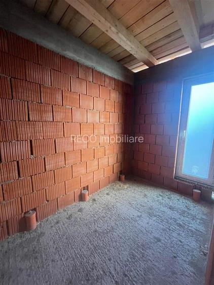 RECO Casa plan parter cu 3 dormitoare-la rosu- Paleu - 13