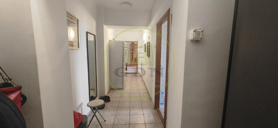 Apartament 3 camere, decomandat, 107.35 mp, Calea Bucuresti, zona McDonalds