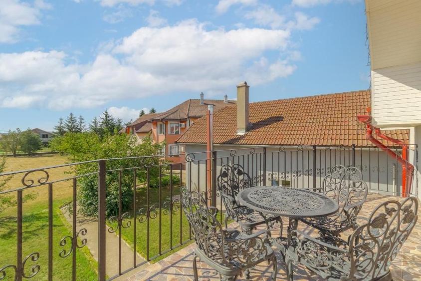Complex turistic pe un domeniu de 5.375 mp | Sânmartin