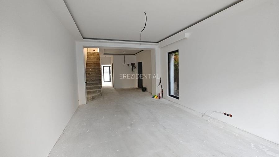 Casa stil duplex - zona Corbeanca