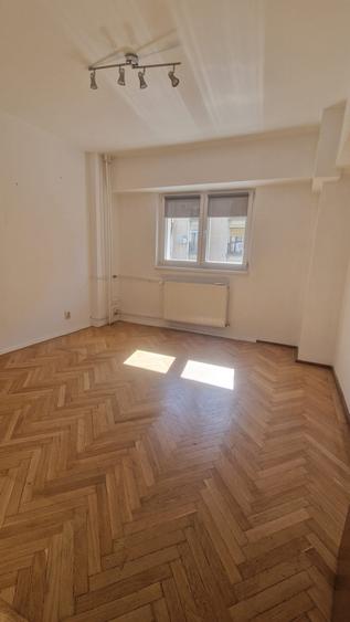 UNIVERSITATE - proprietar, BLOC 1980, AP 4 camere decomandat