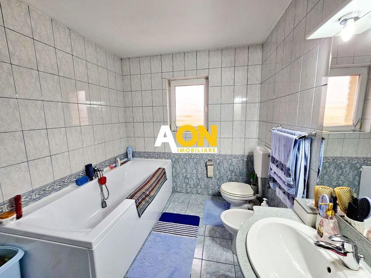 Casa D+P+M, 5 camere, 1254 mp teren, Micesti