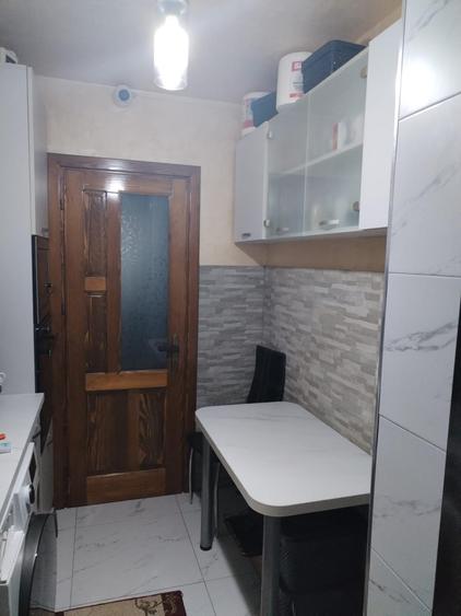 Apartament cu 2 camere semidecomandat, mobilat în Zimbru
