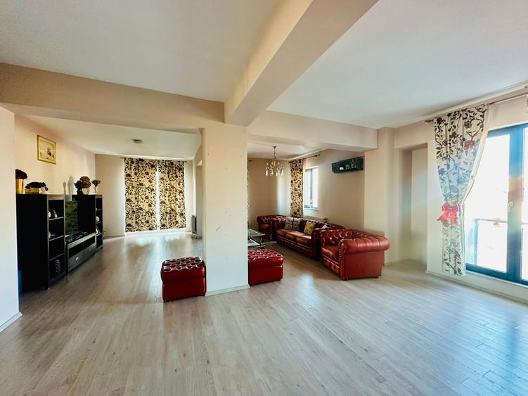 Duplex exclusivist cu lift privat - zona Polona - Eminescu