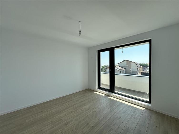 Apartament 3 Camere în bloc finalizat, etaj intermediar, construcție n