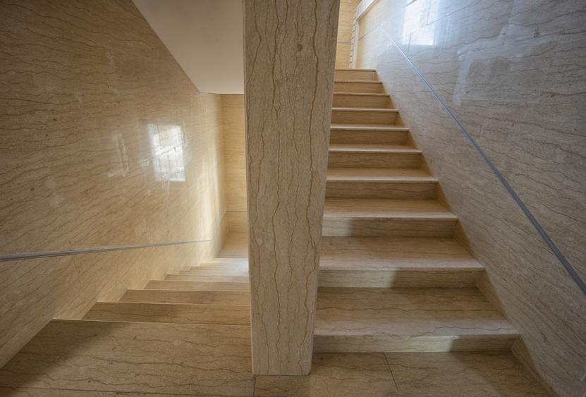 Vilă complet finisată |  arhitectură elegantă și curte proprie