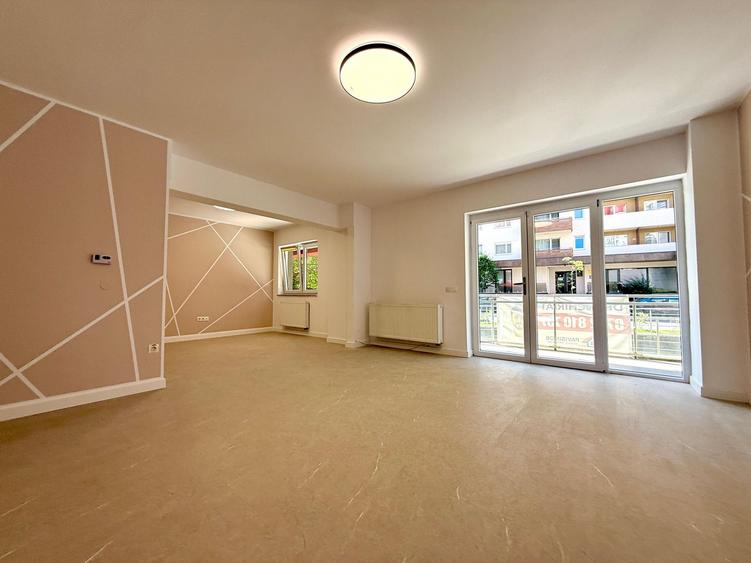 Spațiu Comercial Stradal | Parcare + Boxă