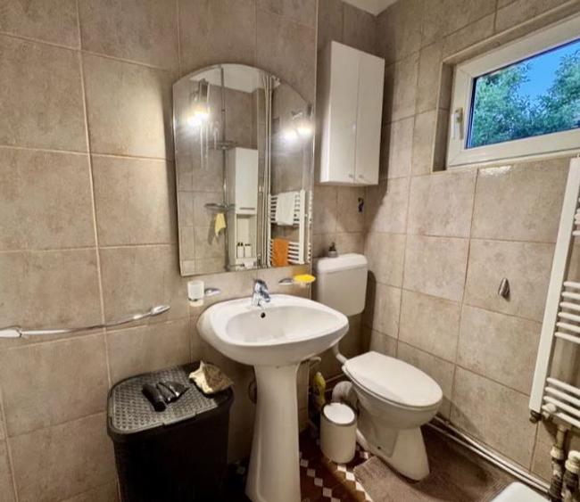Vatra Luminoasa METROU P-ta IAncului,VILA,4 camere,3 bai,loc  de parcare,terasa