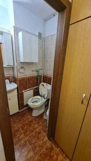 Garsonieră de închiriat - str. Avram Iancu, nr.7, bl.54, Târgoviște