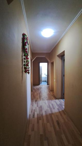 AGIGEA, 3 CAMERE DECOMANDAT 2 BAI, CENTRALA GAZ, 70 MP. PARCARE, BOXA