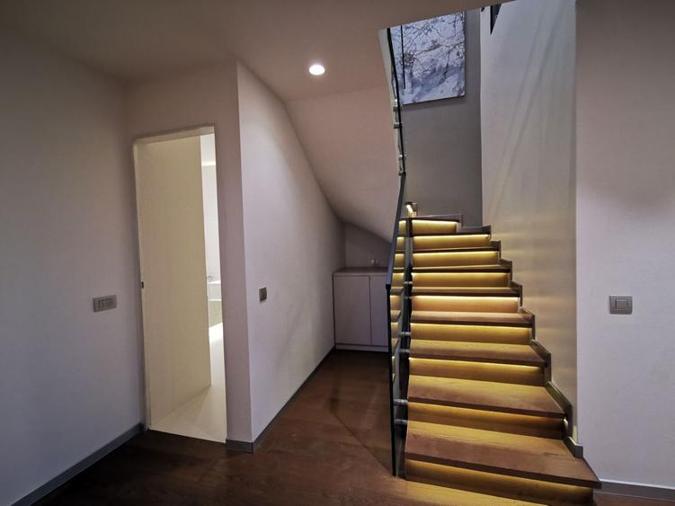 Apartament  ultrafinisat cu 3 dormitoare, mobilier modern si garaj