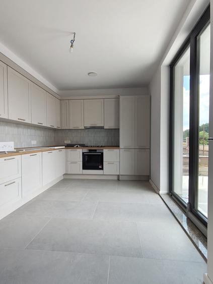 FARA COMISIOANE Vila TOP cu 5 camere 3 bai P+1 cu 2 placi beci mare la cheie