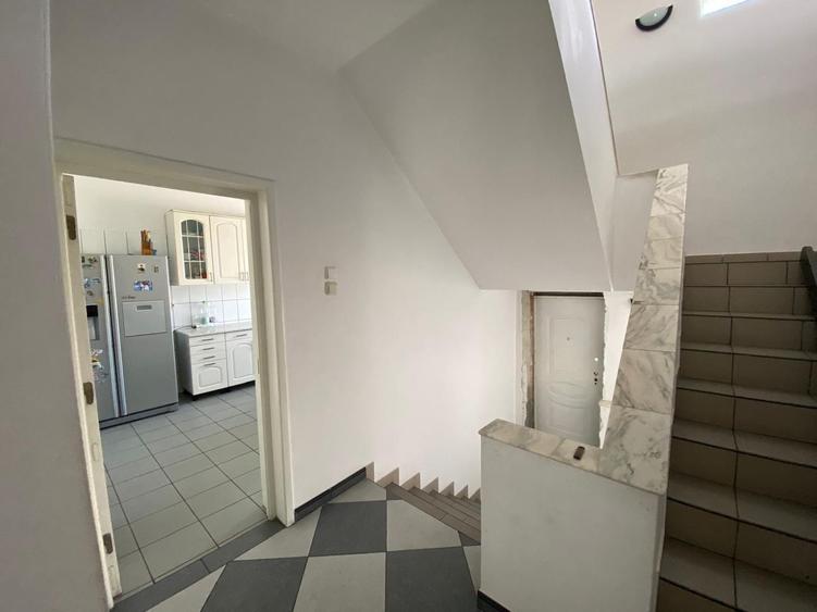 Casa 5 camere de vânzare Crangasi-Giulești