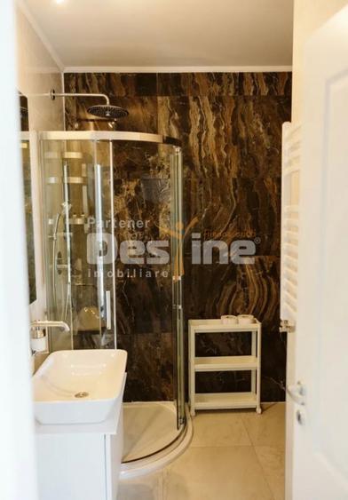 Hotel Marriott-Catedrala | 2 cam | 74mp + 107mp terasa | Mansarda | 296.000 euro