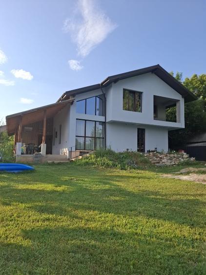 🏡 Proprietar vând casă spațioasă cu teren generos – Comuna Dascălu, județul Ilf