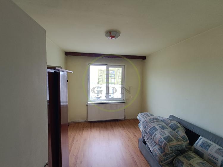 Apartament cu 4 camere de vânzare - Reghin 0 comision.