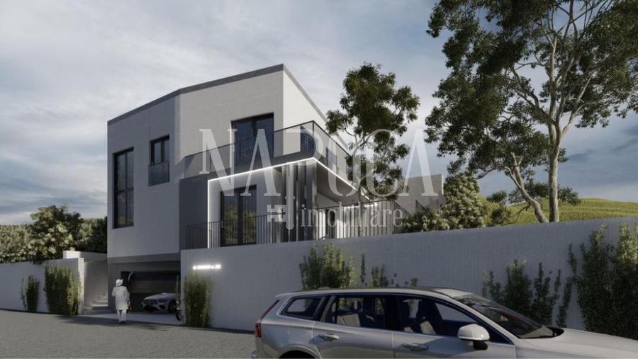 Casa 4 camere de vanzare in Floresti