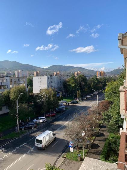 Vand apartament 5 camere cu scara interioara in Deva, etaj 4 si 5, acoperit cu p