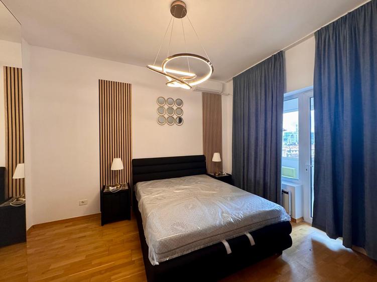 Apartament de vanzare — 3 camere, ultracentral, Bulevardul Nicolae Bălcescu