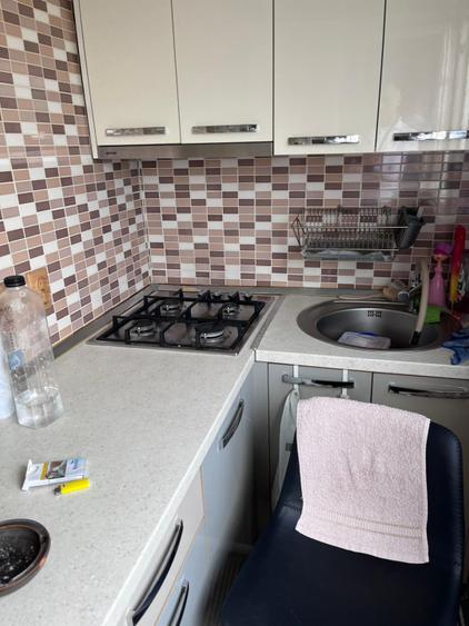 Apartament 3 camere, decomandat, zona Craiovita Noua