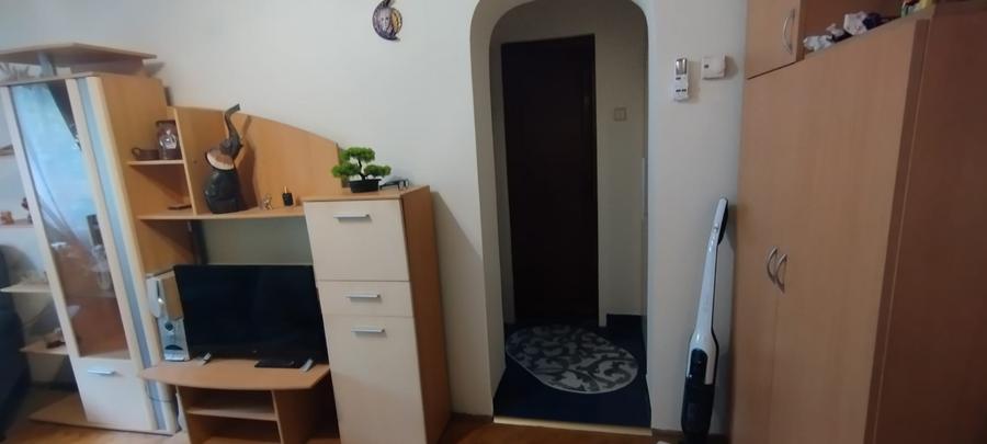 APARTAMENT 2 CAMERE, SEMIDECOMANDAT, MOBILAT SI UTILAT, PODU ROS