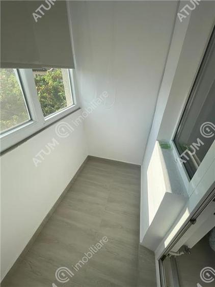 Apartament 3 camere decomandate balcon zona Vasile Aaron din Sibiu