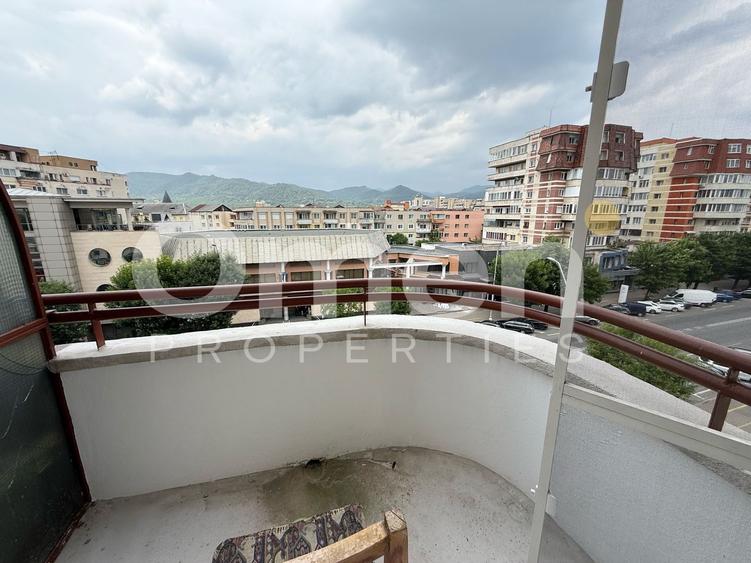 Garsoniera de închiriat | b-dul Traian ( Karaffe) | etaj 4/8 | cu lift